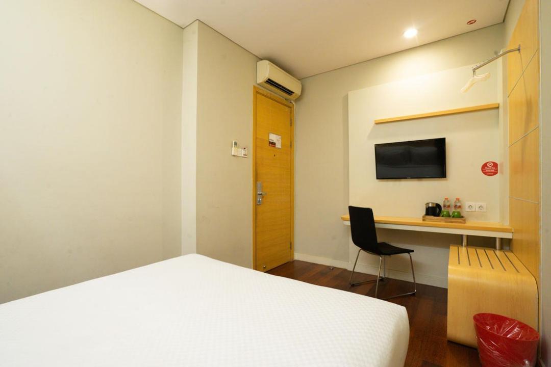 Life Hotel Stasiun Kota Surabaja Exteriér fotografie