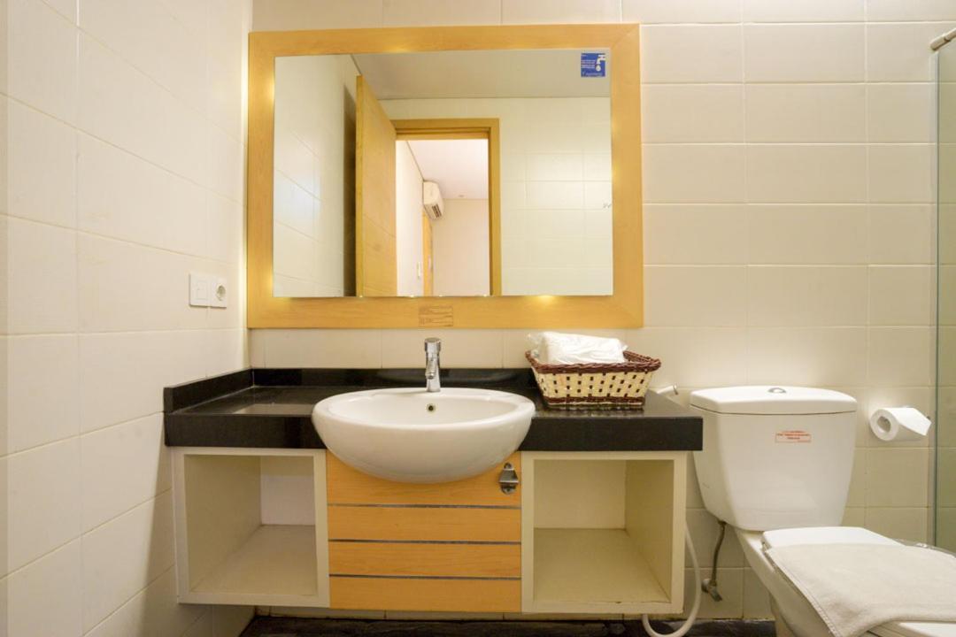 Life Hotel Stasiun Kota Surabaja Exteriér fotografie