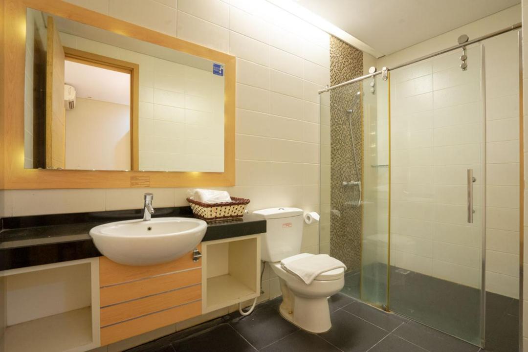 Life Hotel Stasiun Kota Surabaja Pokoj fotografie